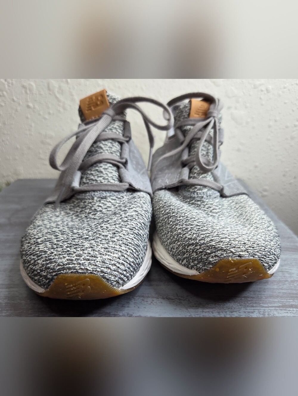 New Balance Men's Grey Knit Sneakers with Gum Accents Size 7.5 (Si)